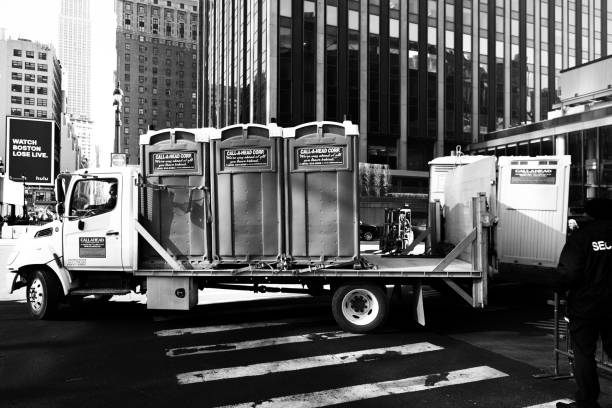 Portable Toilet Options We Offer in Avenue B And C, AZ